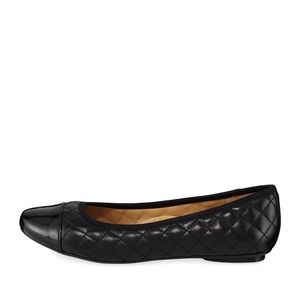 🥳 Neiman Marcus Quilted Leather Ballet Flats 🥳